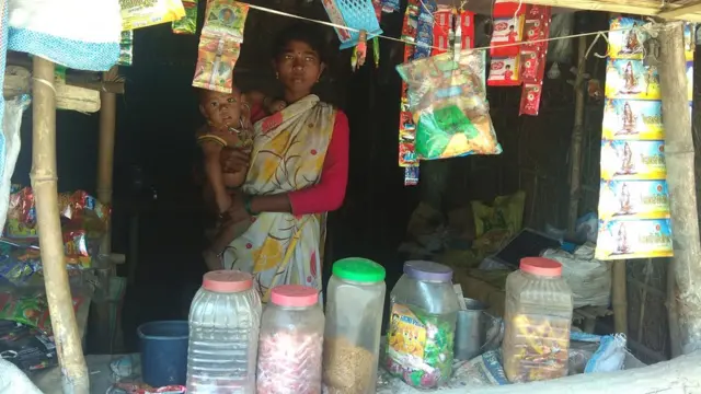 नेहा देवी एक किराने की दुकान चलाती हैं