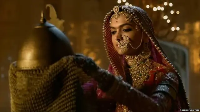 दीपिका पादुकोण