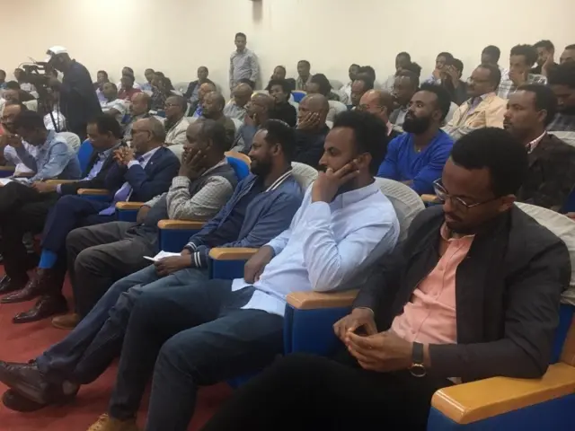 ፕሮፌሰር ህዝቅኤል ገቢሳ፡ ኣብ ዩኒቨርስቲ መቐለ ስርዓት ፌዴራሊዝምን ሕገ-መንግስቲ ኢትዮጵያን ኣመልኪቶም ኣብ ዘቕረቡዎ መጽናዕቲ ብርክት ዝበሉ ተሳተፍቲ ተረኺቦም እዮም