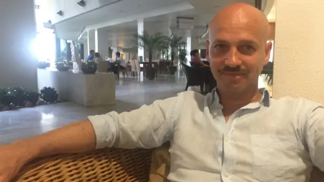 Nylander en el hotel donde BBC le hizo la entrevista.