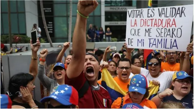 Hoa Kỳ hiện tiếp nhận khoảng 100.000 người Venezuela, nhiều người trong số đó phản đối ông Maduro