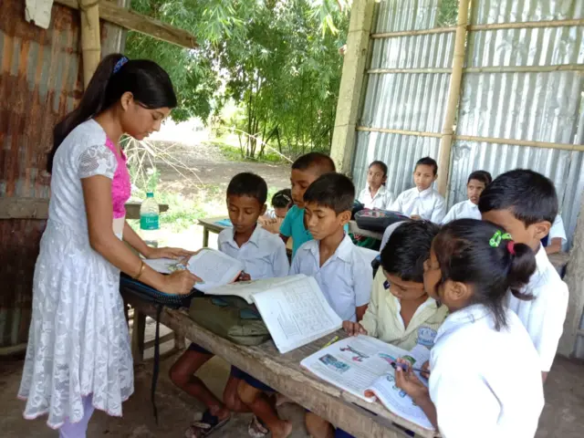 पूर्व छात्रा