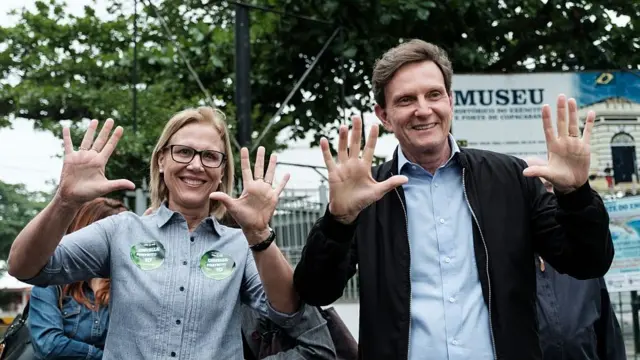 Marcelo Crivella junto a su señora, Sylvia Jane