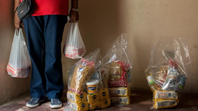 Пакеты с продовольственной помощью