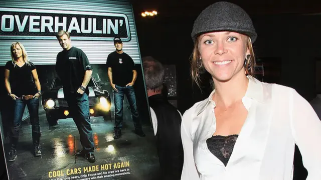 Combs ante un cartel de Overhaulin