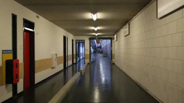 أحد السجون من الداخل