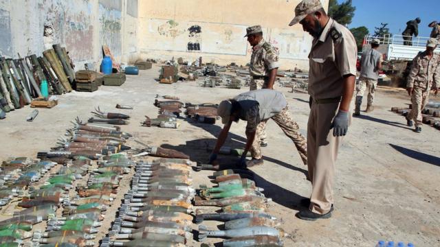 بدأ تدفق الأسلحة على ليبيا مع بدء الحراك الشعبي للإطاحة بحكم العقيد القذافي