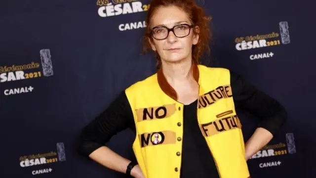 માસિરોએ ઍવૉર્ડ ફંકશનમાં આ રીતે પ્રવેશ લીધો હતો.