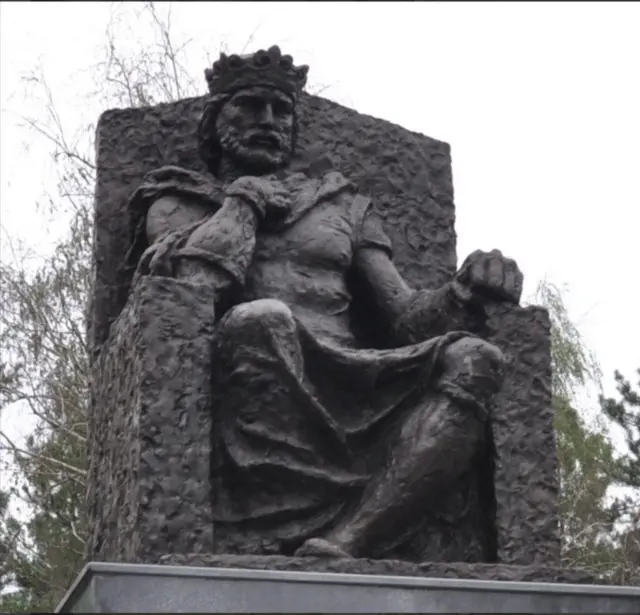 Spomenik u Tuzli podignut je 2012. godine