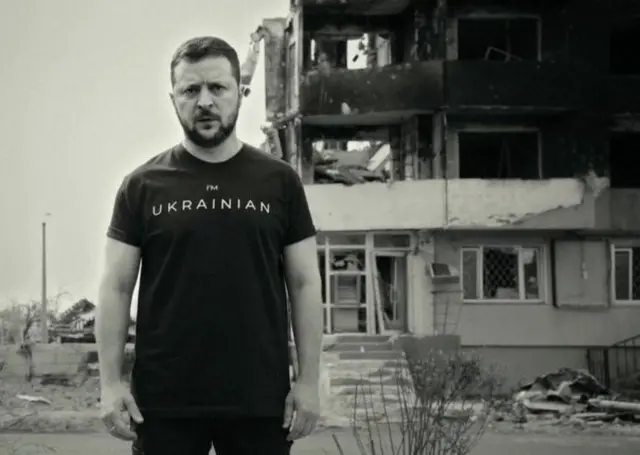 ภาพจากวิดีโอที่บันทึกสุนทรพจน์ของนายเซเลนสกี เนื่องในวันรำลึกการสิ้นสุดสงครามโลกครั้งที่สอง