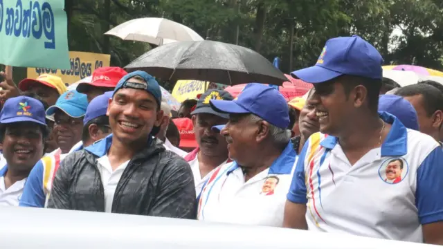 ආණ්ඩුවේ උත්සාහය පාගමන කඩාකප්පල් කිරීම - මහින්ද