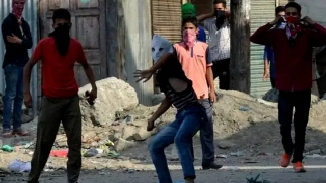 काश्मिरमध्ये हिंसाचारात वाढ