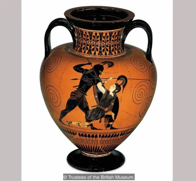 అమెజాన్ రాణి పెంథీసిలియాను అచిలిస్ చంపుతున్న దృశ్యాన్ని వర్ణించే ఈ ఎథీనియన్ పాత్ర క్రీస్తు పూర్వం 530వ సంవత్సరానికి చెందినది