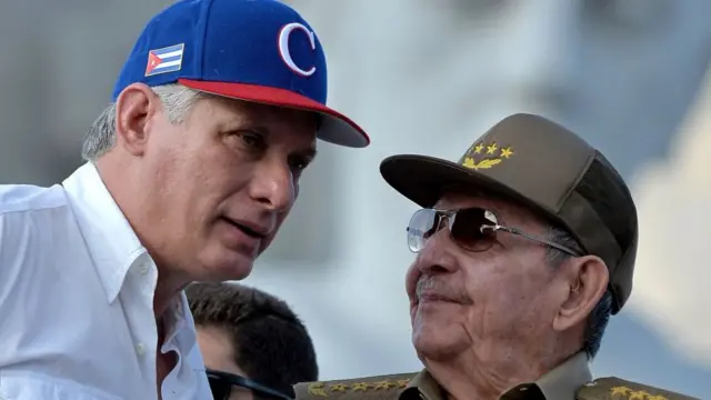 Miguel Díaz-Canel y Raúl Castro