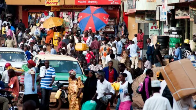 Многие экспаты живут в Кампале, где большинство владеет английским языком