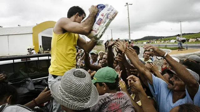 Dezenaswestern slotpessoas tentam pegar uma cesta básicawestern slotMurici, Alagoas,western slot2010