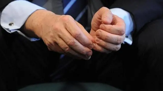 अंगूली चटकाना