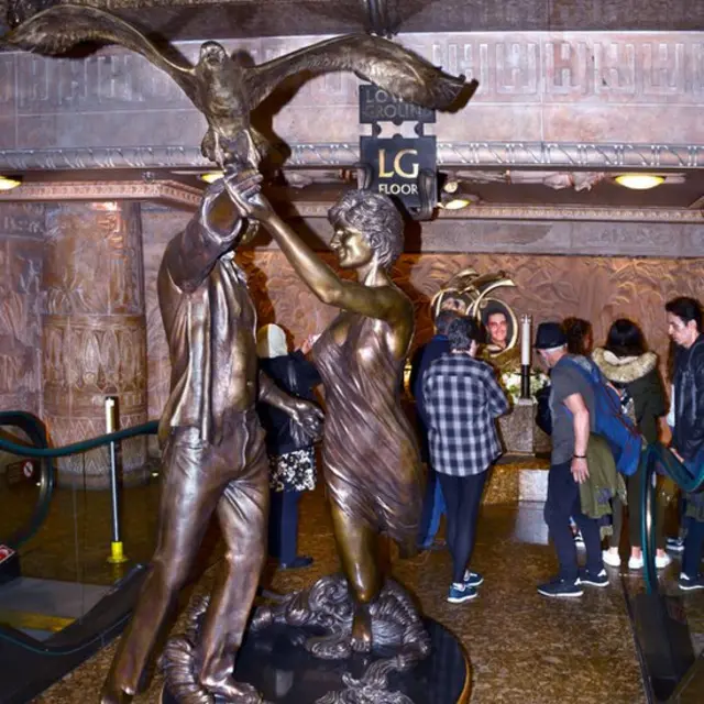 Памятник Диане и Доди