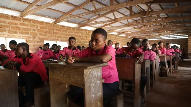 ઉબાન્ગ સ્થિત સ્કૂલ