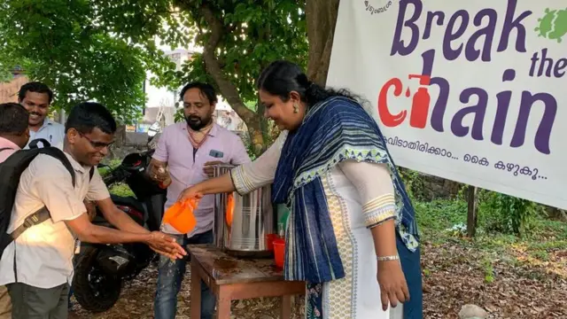 கொரோனாவுக்கு எதிராக போராட கேரள அரசுக்கு உதவிய பெண்கள் அமைப்பு : குடும்பஸ்ரீ