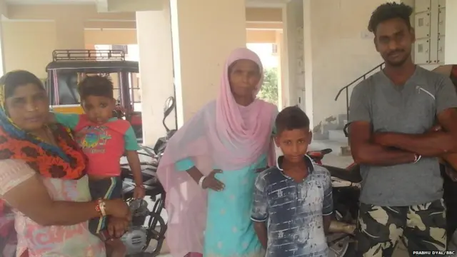 ਥੇਹ ਤੋਂ ਫ਼ਲੈਟਾਂ 'ਚ ਆ ਕੇ ਵਸੇ ਕੁਝ ਹੋਰ ਲੋਕ ਆਪਣੀ ਗੱਲ ਰੱਖਦੇ ਹੋਏ