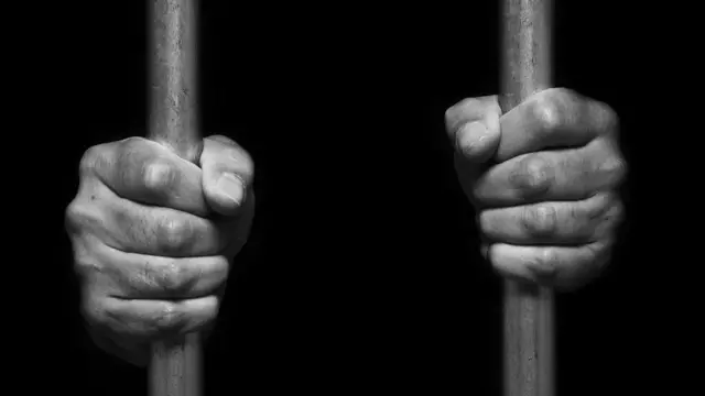 கைது செய்யபட்ட சிறுவன் தற்போது சீர்திருத்த இல்லத்தில் வைக்கப்பட்டுள்ளார். (சித்தரிக்கும் படம்)