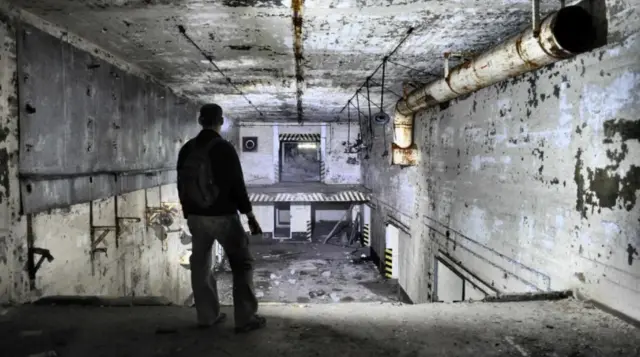 Унутар бункера у Темплеву. У пољским националним архивима не постоје планови за базе, па је Кијаршис морао сам да их мапира