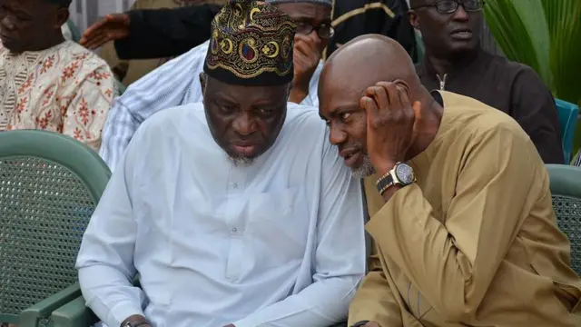 Aworan isinku Mustapha Akanbi