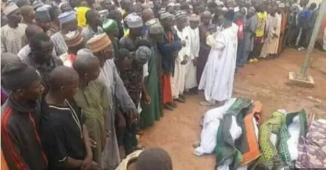 aworan bi wọn ṣe sinku awọn eeyan mẹtala 