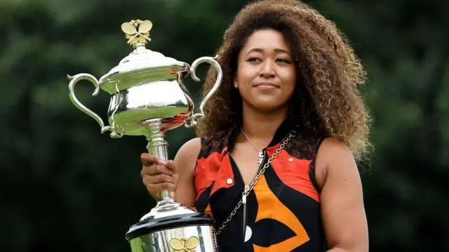 آخرین قهرمانی اوساکا در یک گرند اسلم، اوپن استرالیا ۲۰۲۱ بود که در فینال جنیفر بردی آمریکایی را شکست داد