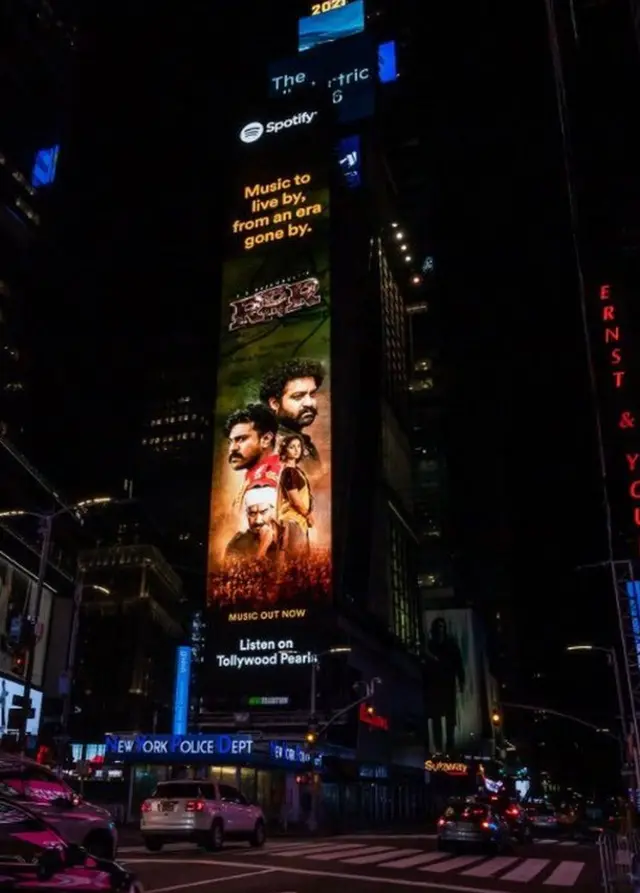 టైమ్ స్క్వేర్లో ఆర్ఆర్ఆర్ మూవీ ప్రమోషన్ పోస్టర్