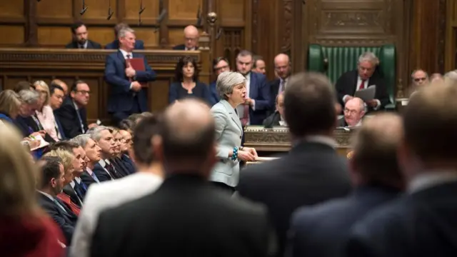 Theresa May fala no Parlamento