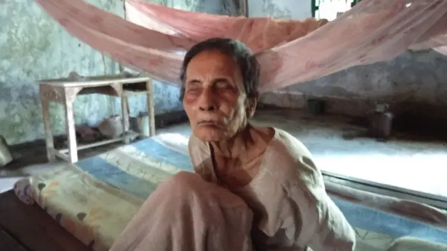 মায়ের সঙ্গে বরিশালের দেশ ছেড়ে ভারতে চলে এসেছিলেন দৃষ্টিহীন কানুমতী বর্মন।