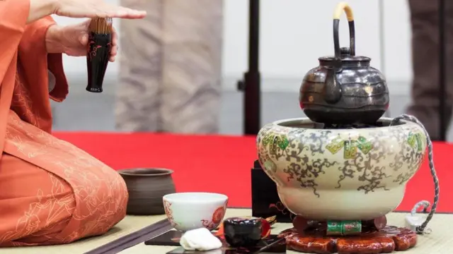 عمل الشاي على الطريقة اليابانية