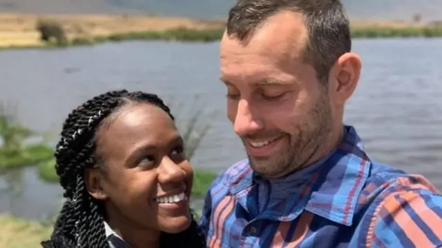 Kenesha Antoine na Steven Weber bari mu karuhuko igihe isanganya ryaba