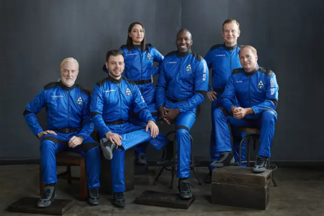 Katya Echazarreta, Evan Dick, Hamish Harding, Victor Correa Hespanha, Jaison Robinson y Victor Vescovo