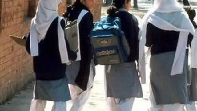 மாணவிகளுக்கு கொடுமை