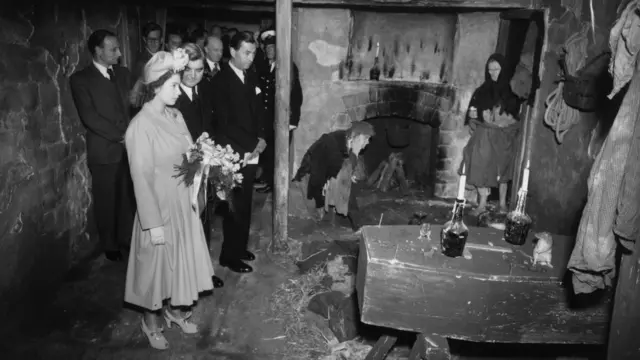 Королева на выставке