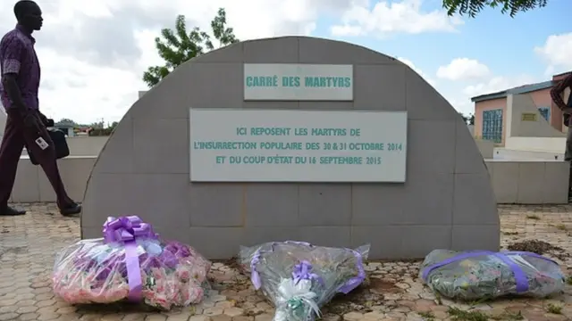 Le carré des martyrs où sont enterrées les victimes du soulèvement populaire et du putsch manqué.