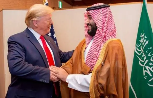 सऊदी अरब के क्राउन प्रिंस मोहम्मद बिन सलमान के साथ डोनाल्ड ट्रंप