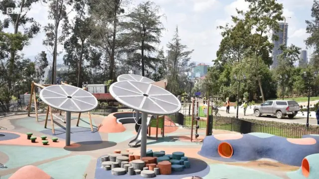 በታላቁ ቤተ መንግሥት የሚገኘው የአንድነት ፓርክ ለእይታ ክፍት ሆነ