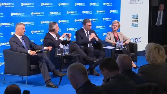 Sleva na desno: Hašim Tači, Milo Đukanović i Aleksandar Vučić