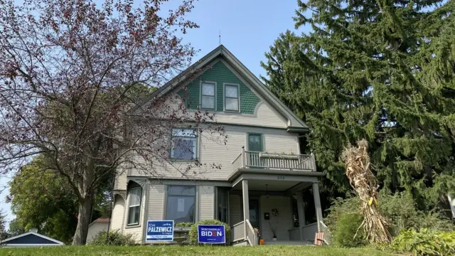 Casa com placaspremier bet z oneBiden