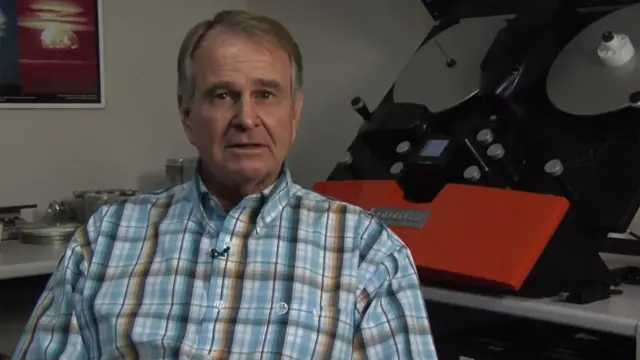 Gregg Spriggs, físico encargado de un proyecto