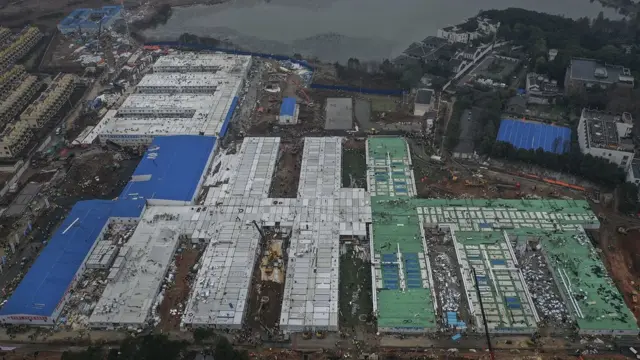 中國再一次在疫症時期短時間內建造醫院,引發海外關注。