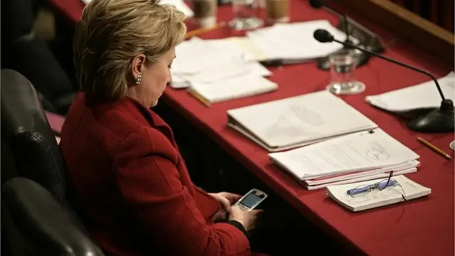 В 2016 году хакеры получили доступ к письмам и сообщениям в чатах ведущих деятелей Демократической партии США. Позже данные были опубликованы в интернете. Это стало одним из факторов президентской кампании 2016 года