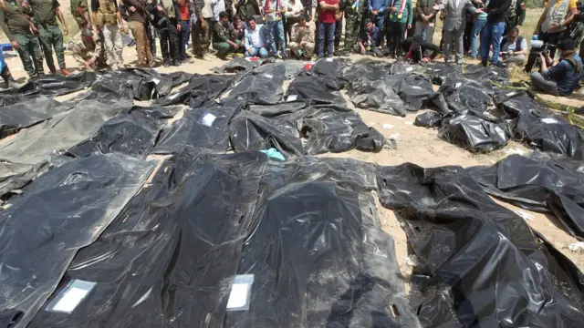 جثث يشتبه في أنها لضحايا تنظيم الدولة الإسلامية في العراق