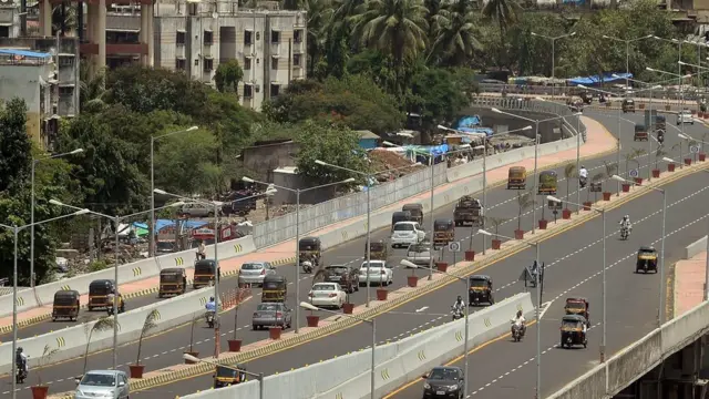 'ஆபத்தில் 100 ஹெக்டேர் காடுகள்'