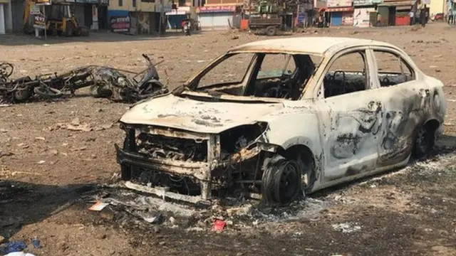 కోరెగాం భీమాలో విధ్వంసం దృశ్యం