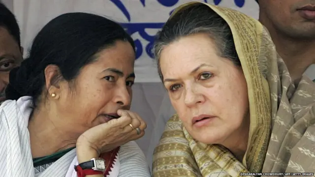 सोनिया गांधी के साथ ममत बैनर्जी